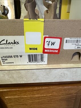 New Clarks Beige Perforated Ankle Strap Sandals Stacked Heel